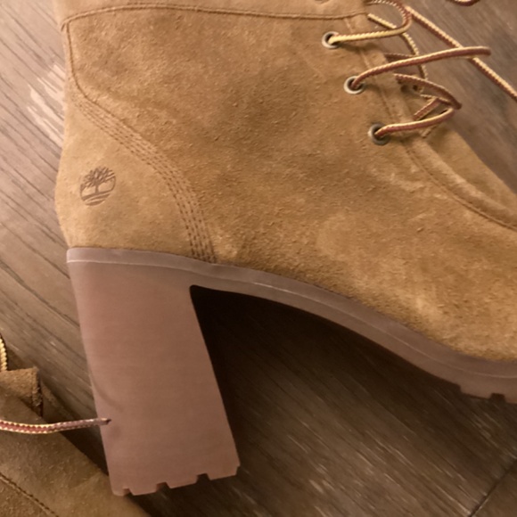 Boots - Picture 6 of 9